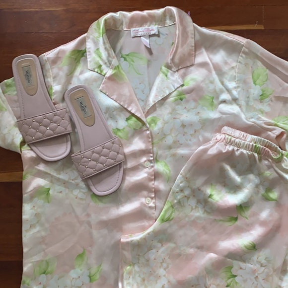 Oscar de la Renta Pink Label Pajama set - Picture 2 of 16